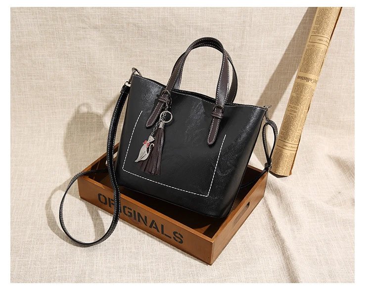 Design Tassel Detail Red Leather-look Tote Handbag Tote Bag - 29