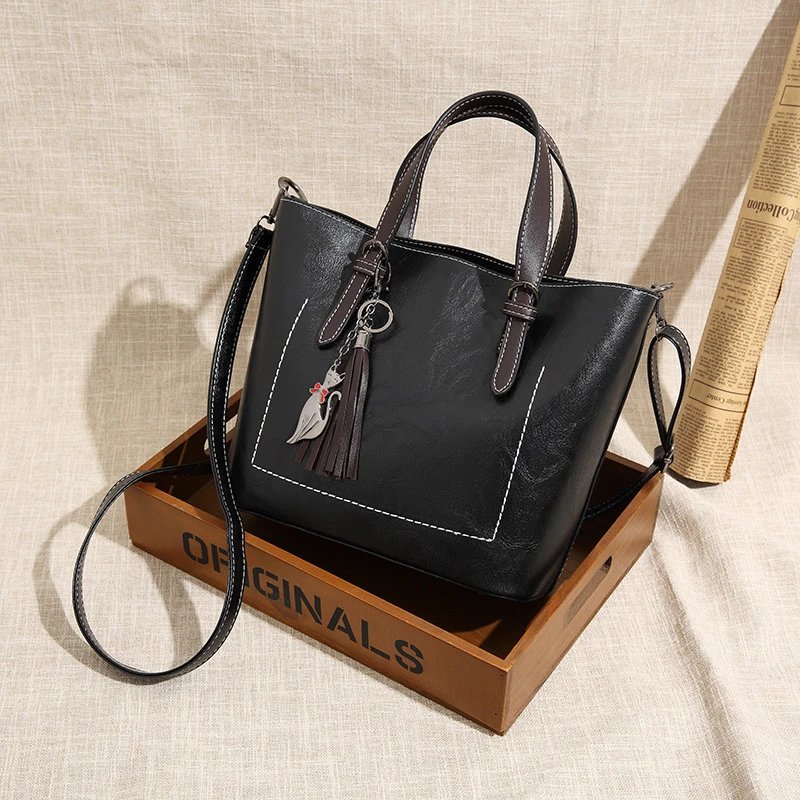 Design Tote Bag with Cat Charm Black Handbag