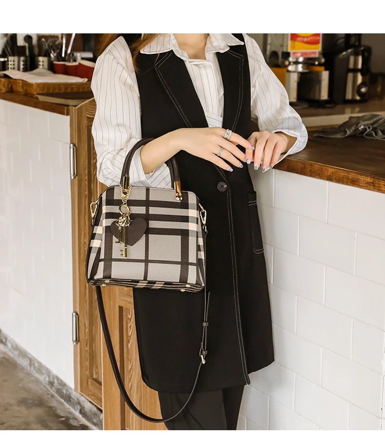 Design Black and Beige Plaid Handbag - 14