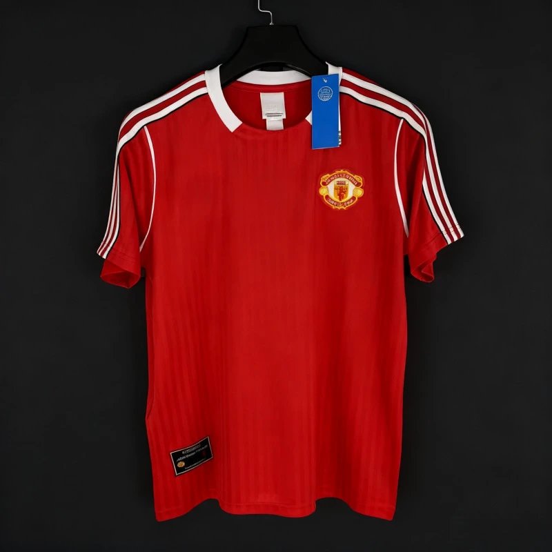2526 Retro Manchester United Red