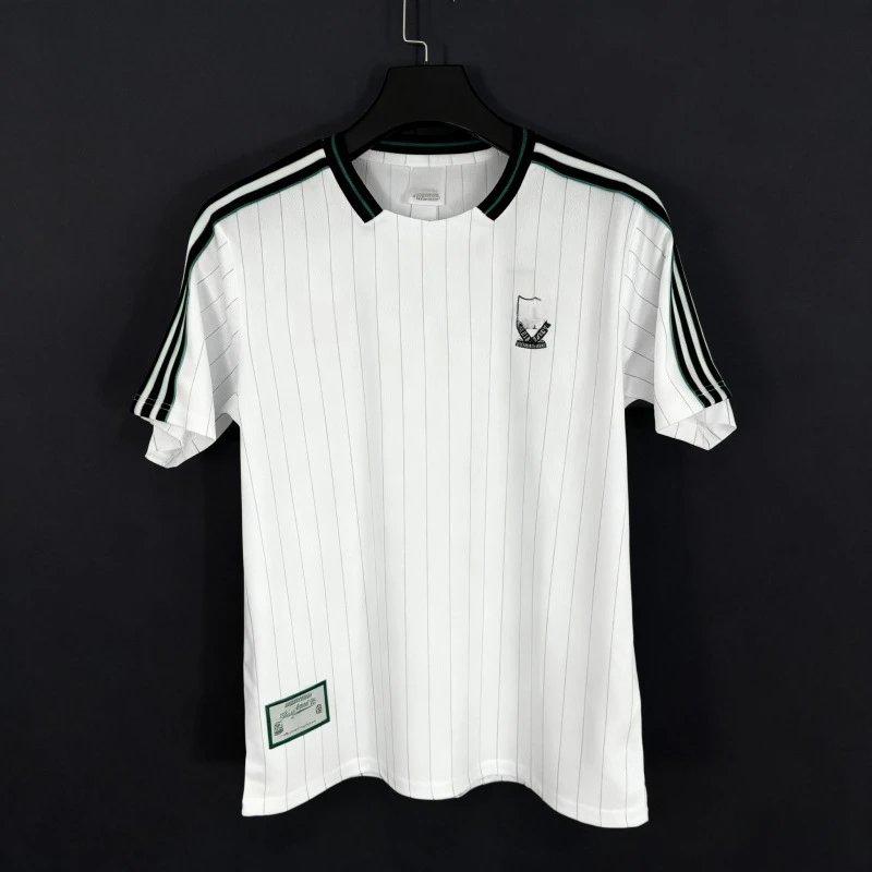 2526 Retro Liverpool White