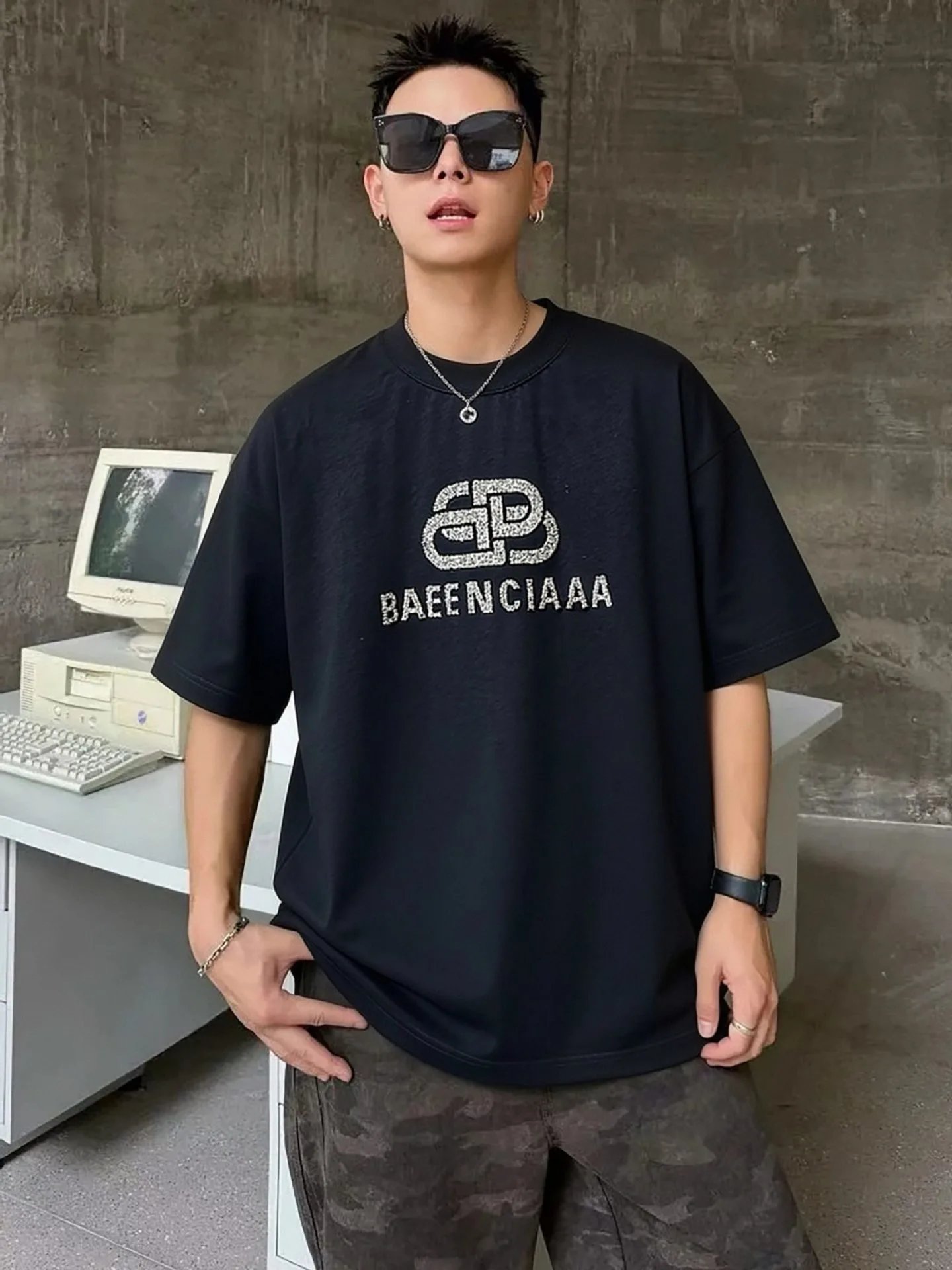 Balenciaga Logo-Embellished Oversized T-Shirt Black - 5