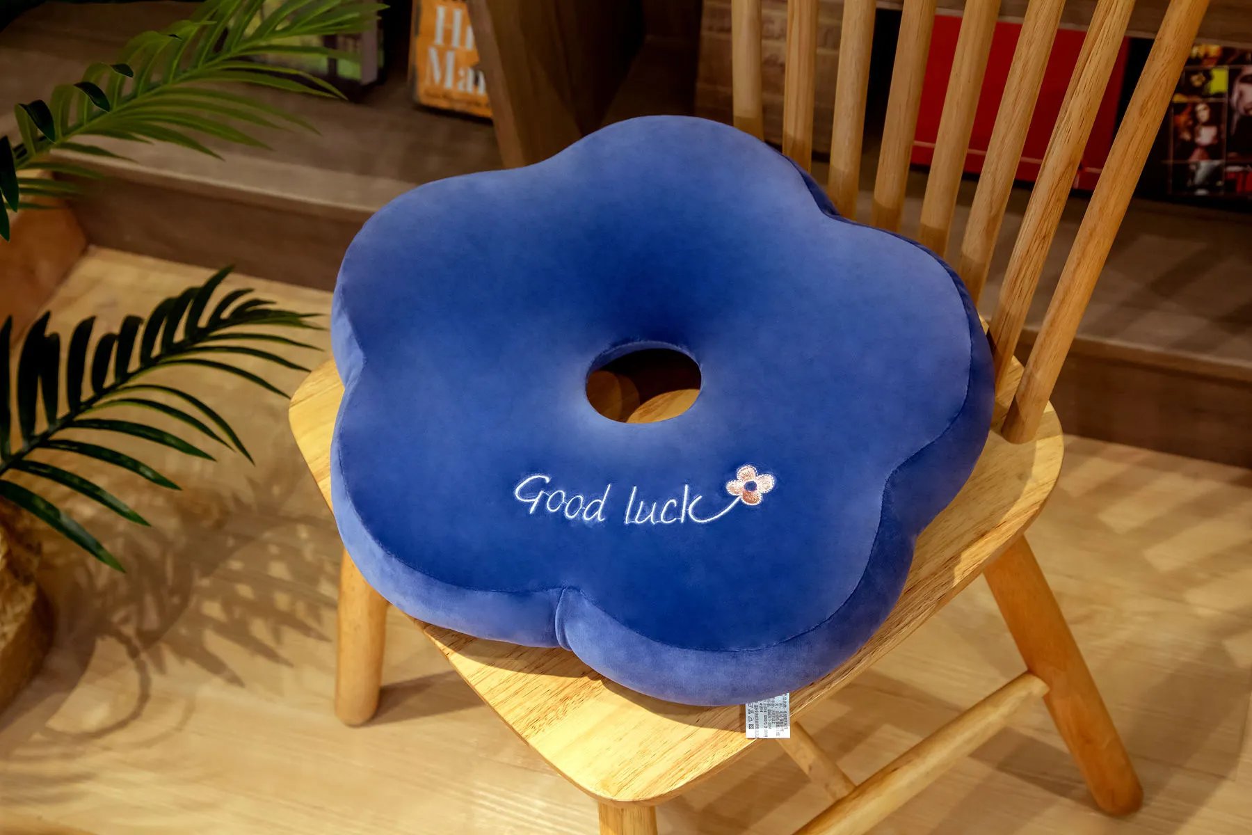 Design Flower-Shaped Donut Cushion Pink Seat Pad Accessories - 8