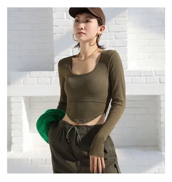 Design Long Sleeve Cropped Top and Track Pants Set in Burgundy - 8