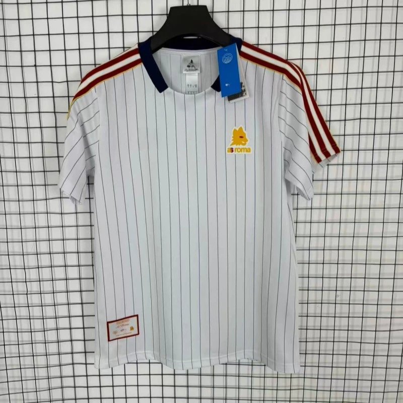 2526 Retro Roma White