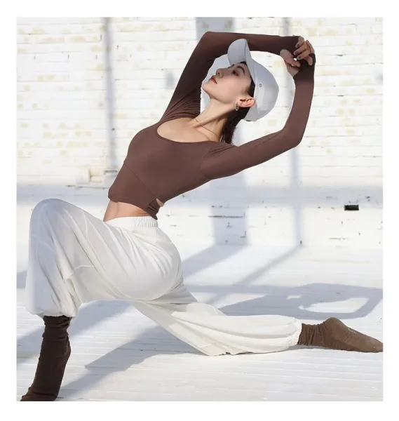 Design Long Sleeve Cropped Top and Track Pants Set in Burgundy - 24