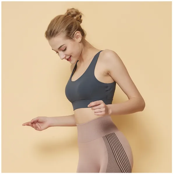 Design Sports Bra and High-Waisted Leggings Set in White and Dusty Rose Activewear - 13