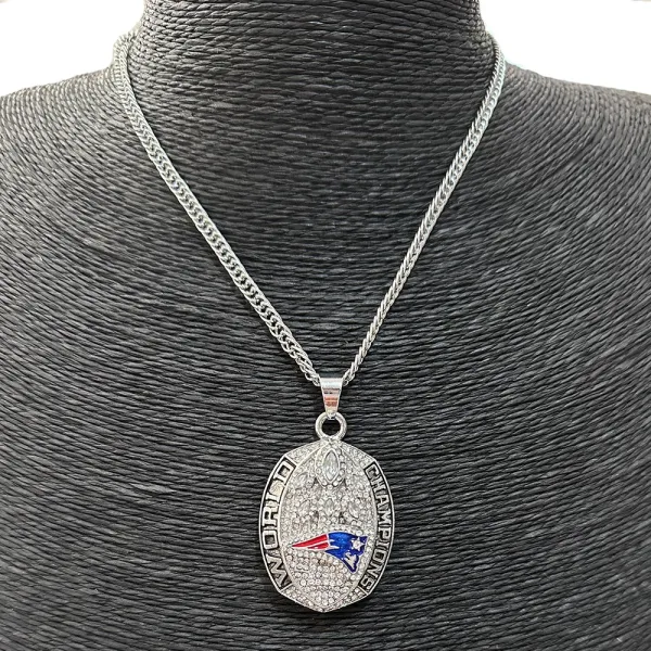 New England Patriots Super Bowl Champions Pendant Necklace Silver Multicolor Jewelry - 2