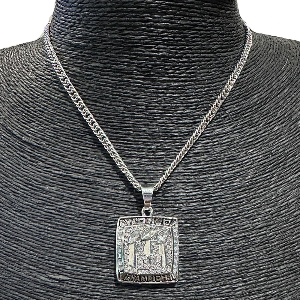 Design New York Giants Super Bowl Championship Pendant Necklaces Set Gold and Silver Chain Jewelry - 3