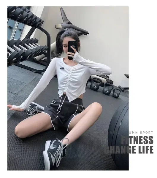 Design Long Sleeve Ruched Crop Top White Activewear - 21