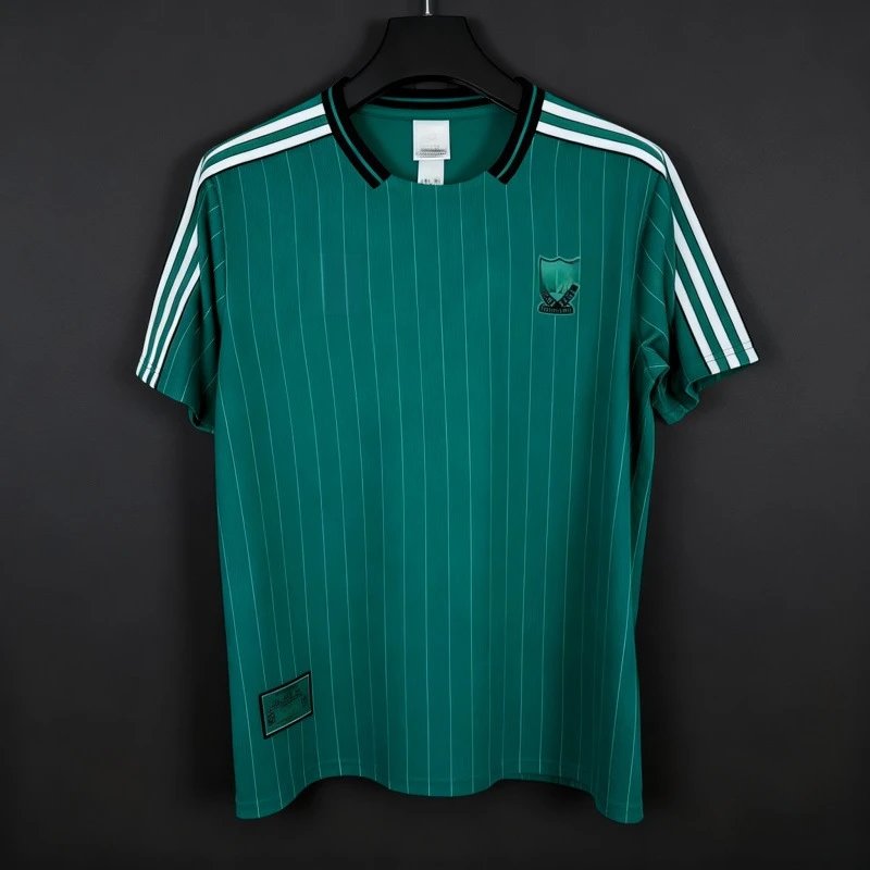 2526 Retro Liverpool Green