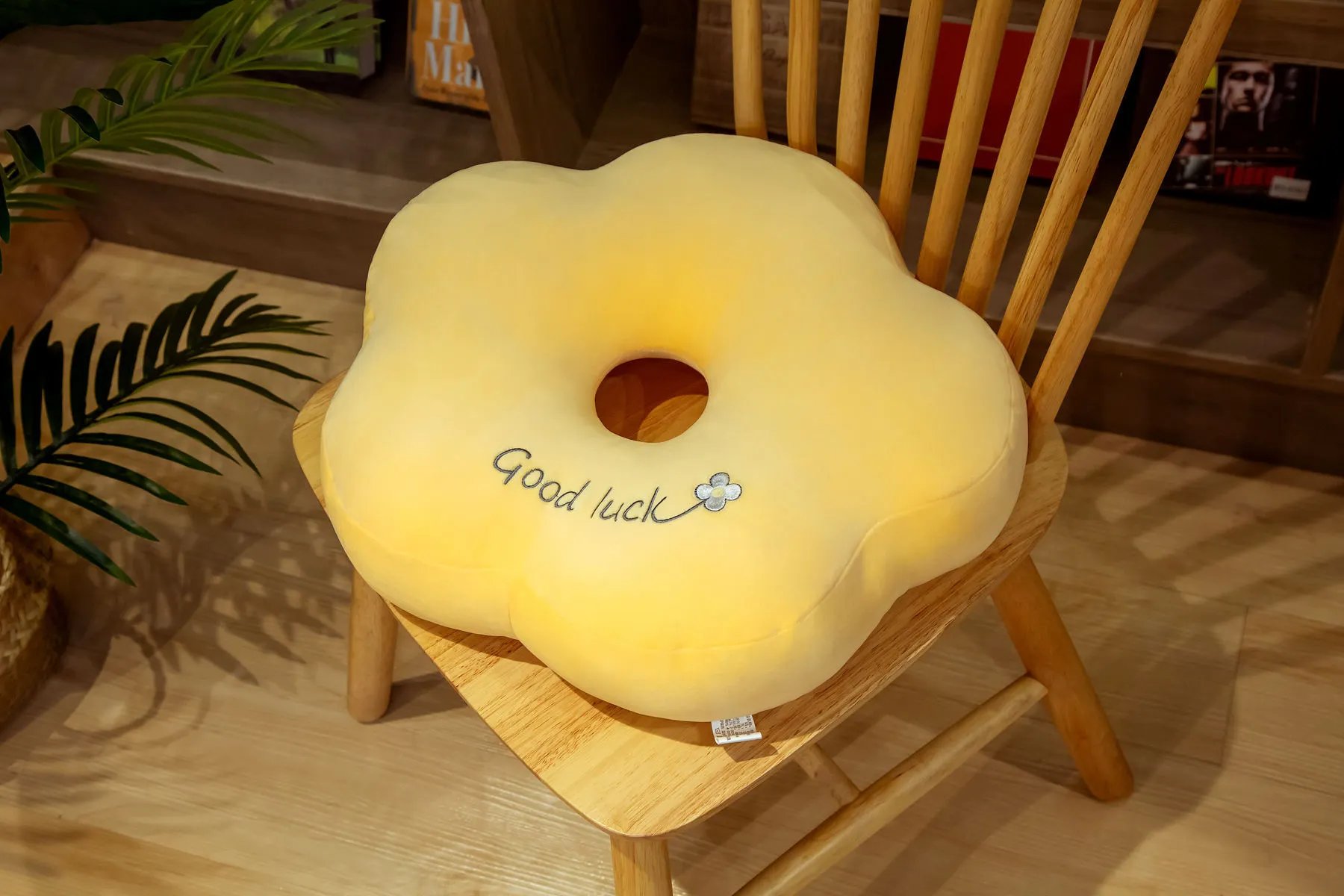 Design Flower-Shaped Donut Cushion Pink Seat Pad Accessories - 10