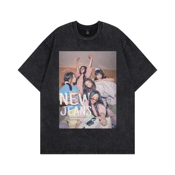 Design NewJeans x Official Merchandise Oversized Washed Black Graphic T-Shirt T-Shirts - 1