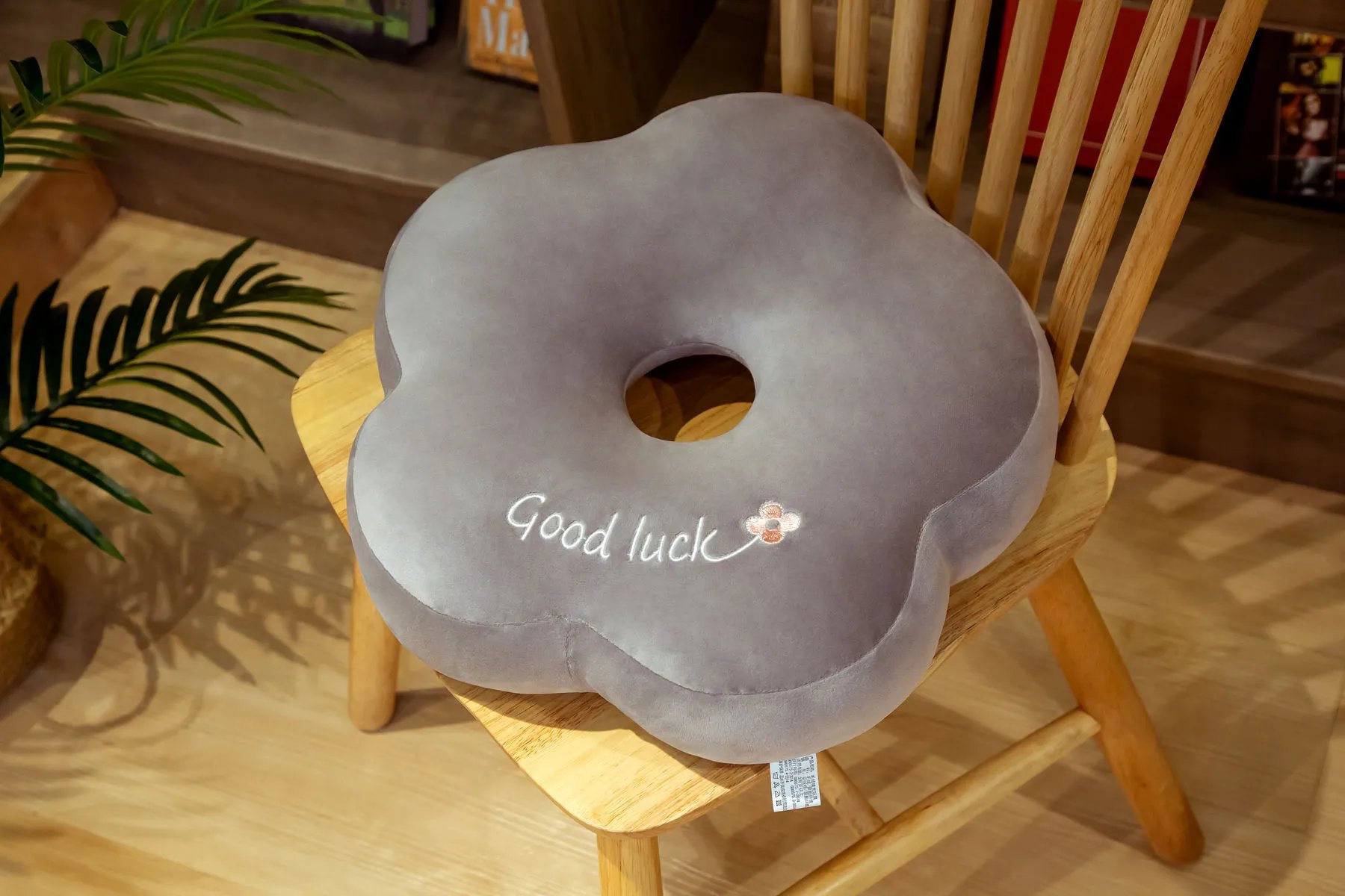 Design Flower-Shaped Donut Cushion Pink Seat Pad Accessories - 9