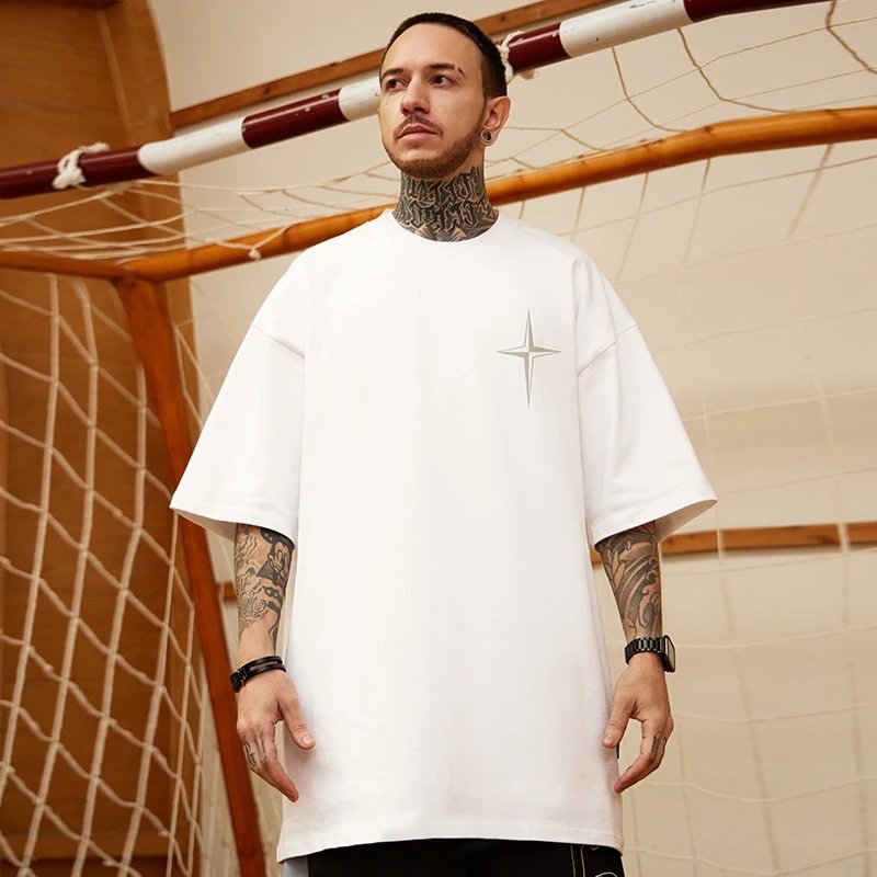 Design Oversized T-Shirt with Compass Star Logo Black T-Shirt - 6