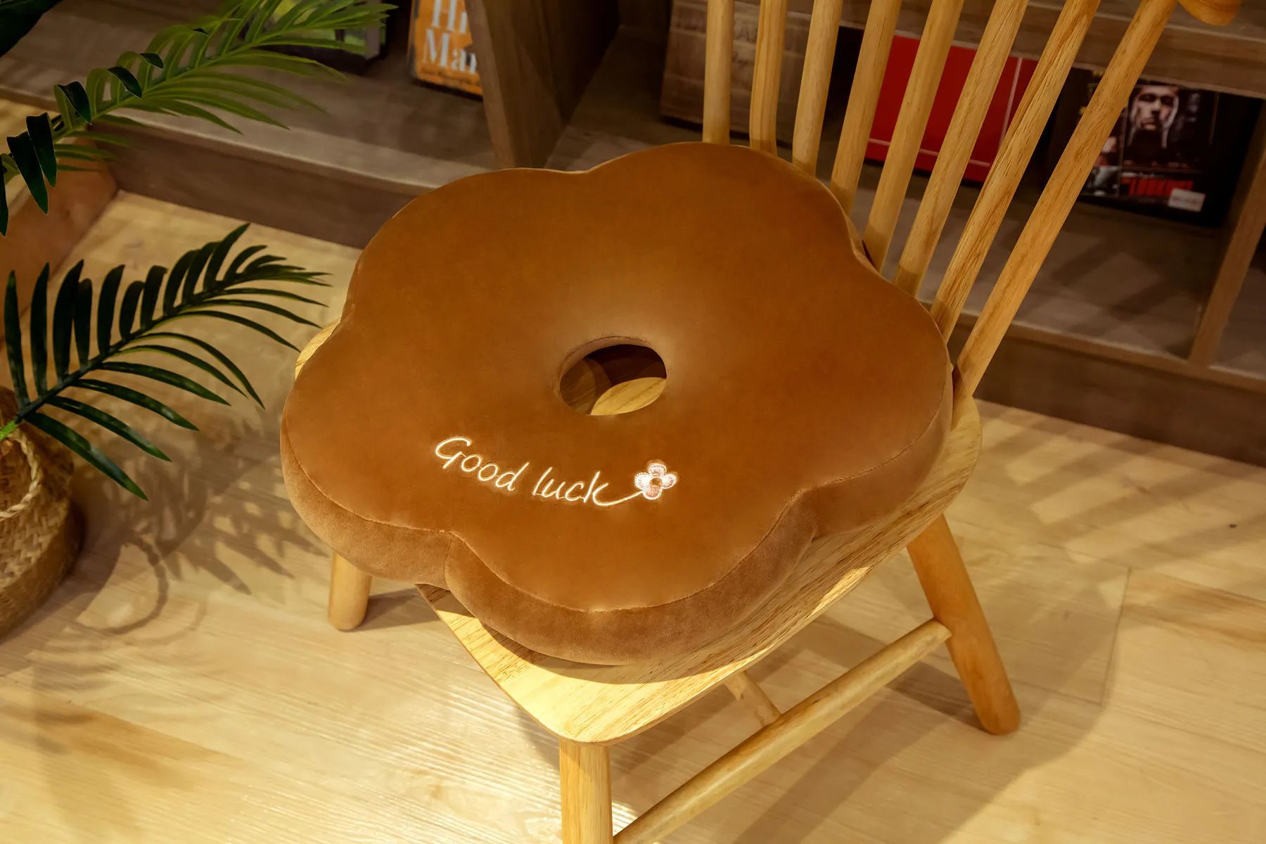Design Flower-Shaped Donut Cushion Pink Seat Pad Accessories - 5