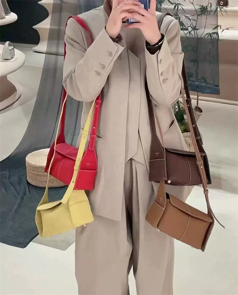 Jacquemus Le Chiquito Beige Grained Leather Underarm Bag Shoulder Bags - 11