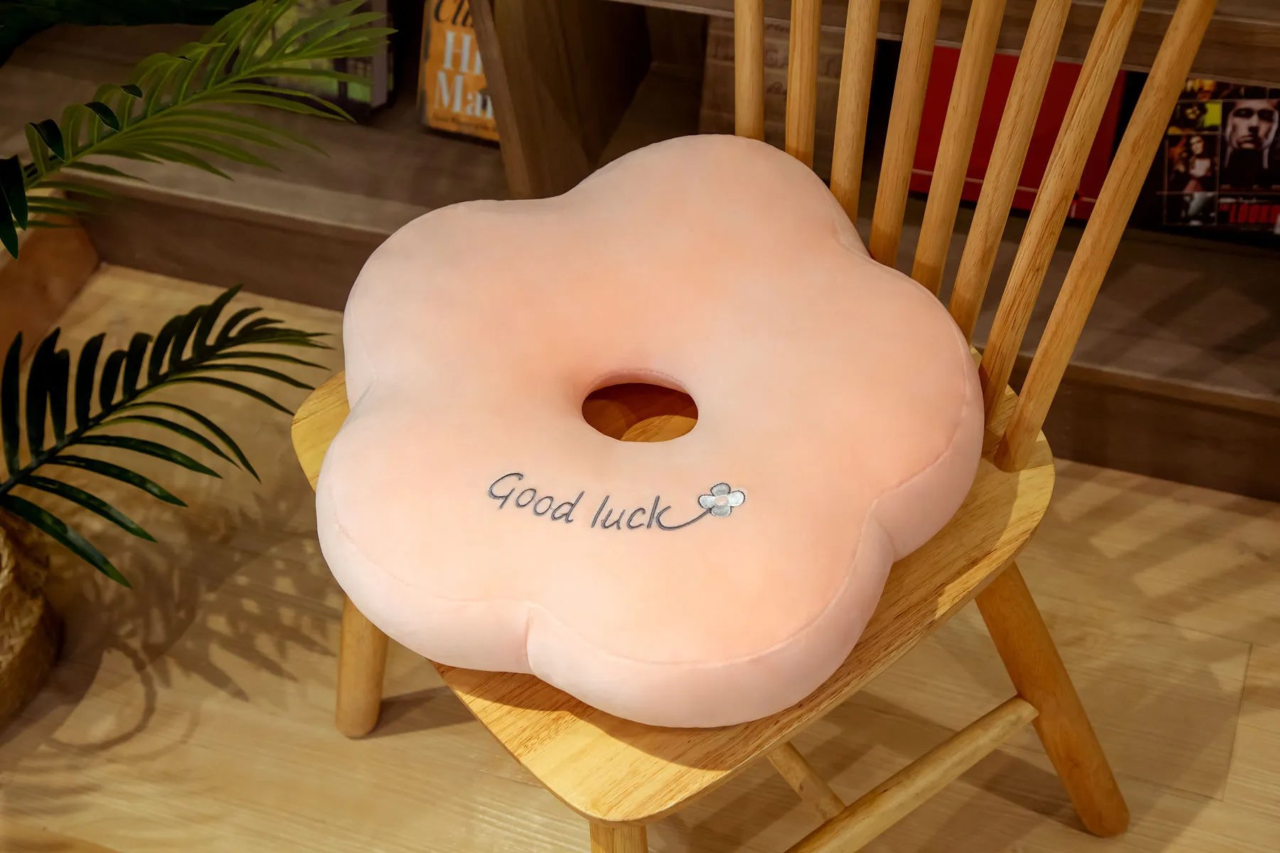 Design Flower-Shaped Donut Cushion Pink Seat Pad Accessories - 6