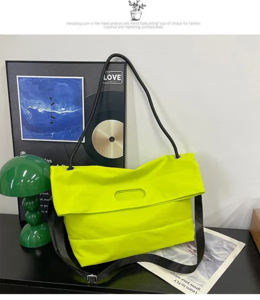 Design Fold-Over Shoulder Bag Black - 33