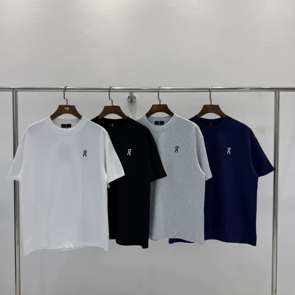 Design Run On Clouds New York Graphic T-Shirt White and Black T-Shirts - 13