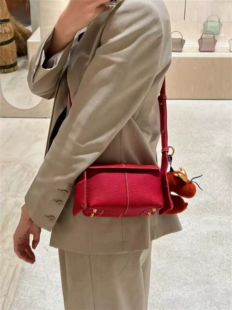 Jacquemus Le Chiquito Beige Grained Leather Underarm Bag Shoulder Bags - 17