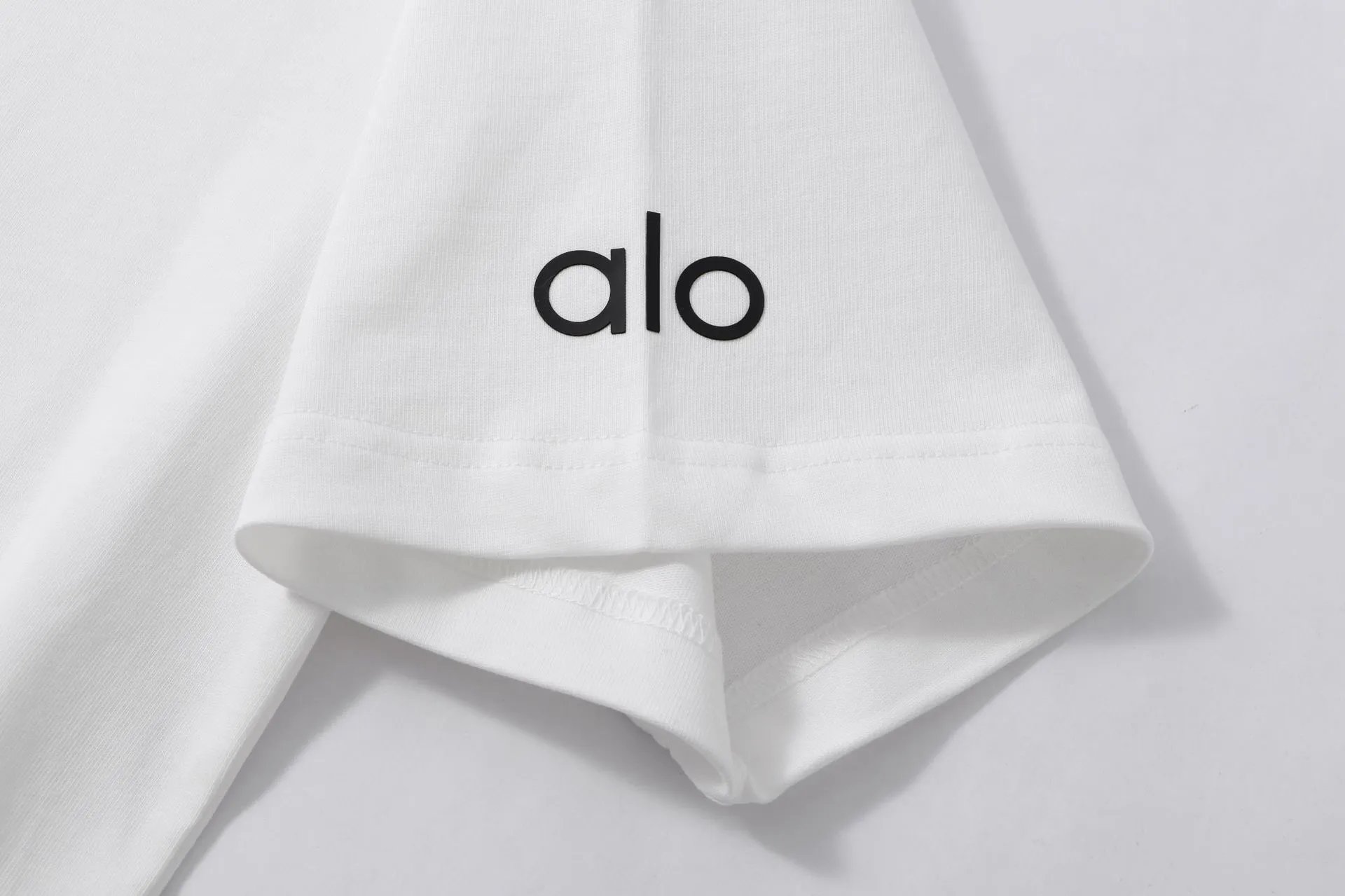 Alo Logo Graphic Black T-Shirt - 39