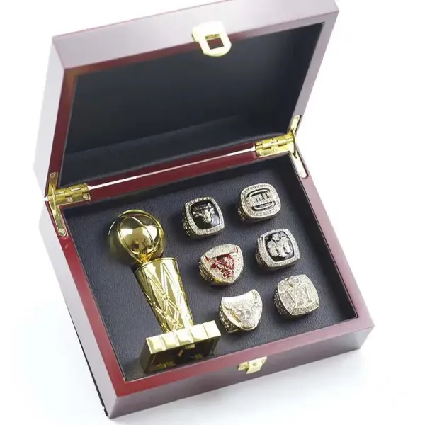 Chicago Bulls NBA Championship Ring Set with Larry O'Brien Trophy Replica in Wooden Display Box Jewelry - 3