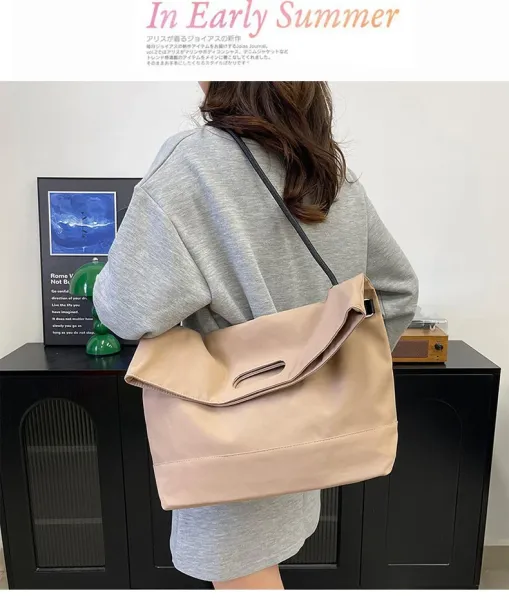 Design Fold-Over Shoulder Bag Black - 19