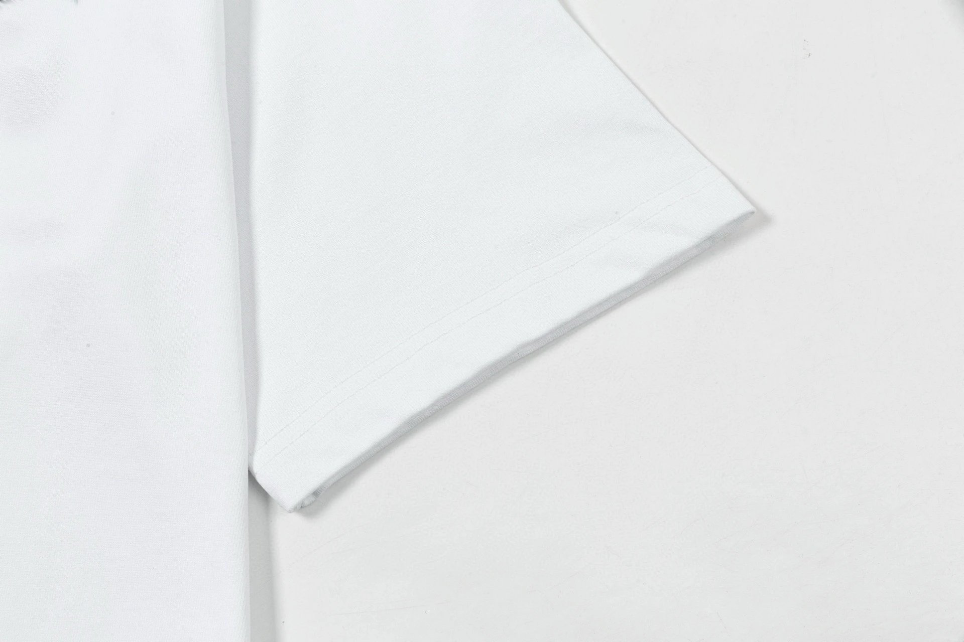 Design Abstract Print White T-Shirt - 39