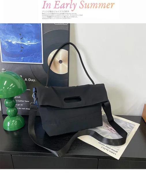 Design Fold-Over Shoulder Bag Black - 29