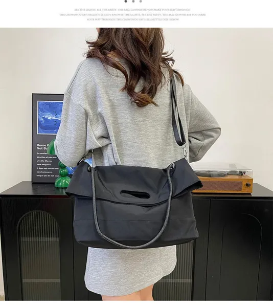 Design Fold-Over Shoulder Bag Black - 21