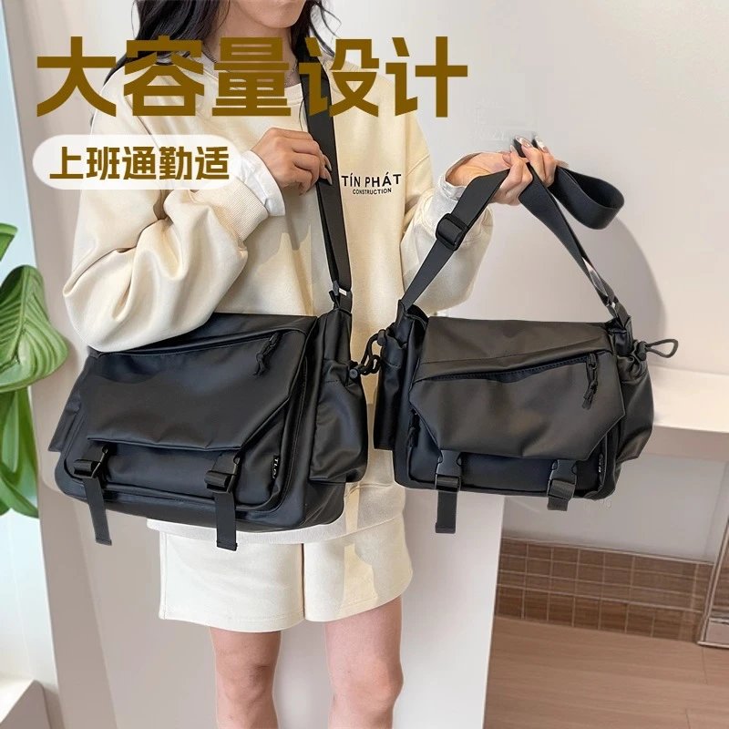 斜挎包包女工装机能风大容量上班通勤邮差包黑色女士挎包街头潮流