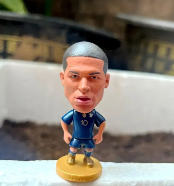 Design Socle Club Kylian Mbappé France National Team #10 Figurine Accessories - 1