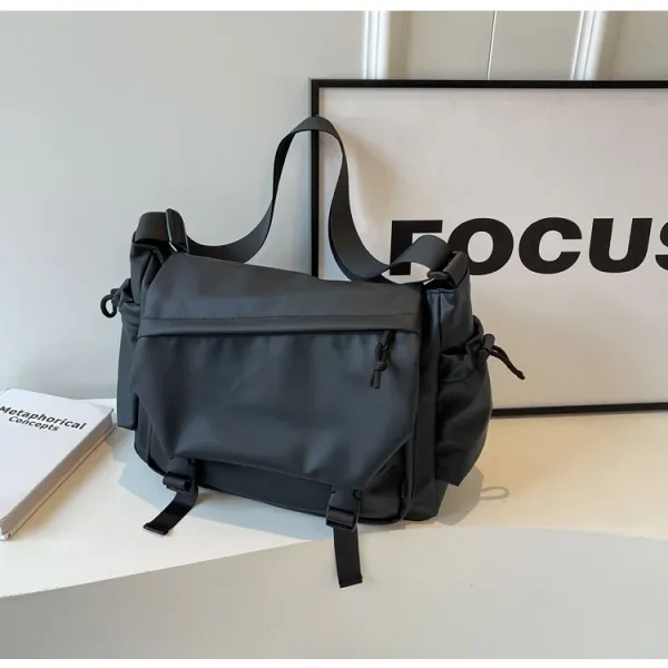 Design Utility Messenger Bag Black Crossbody Bag - 17