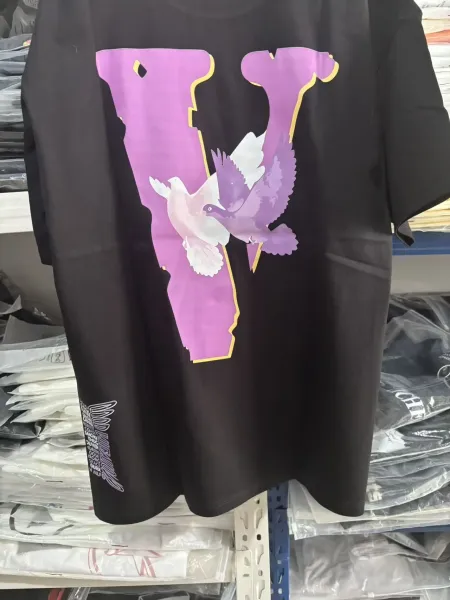 Vlone VLONE Pink and Black Logo T-Shirt White - 3