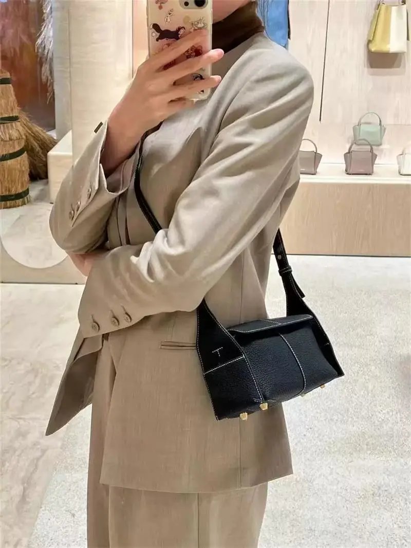 Jacquemus Le Chiquito Beige Grained Leather Underarm Bag Shoulder Bags - 9