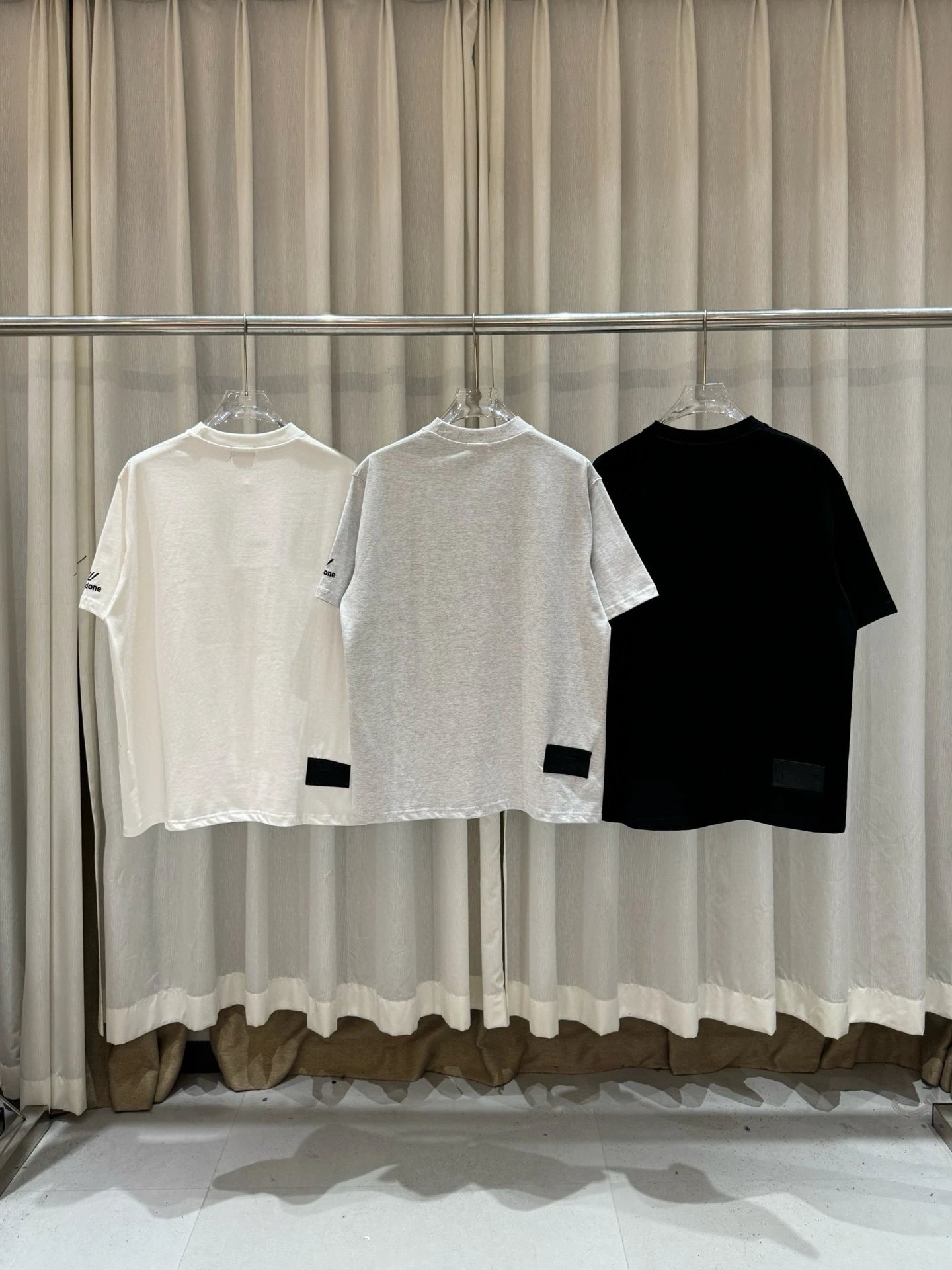 Design Wetidone Logo Graphic T-Shirt White T-Shirts - 5