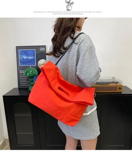 Design Fold-Over Shoulder Bag Black - 14