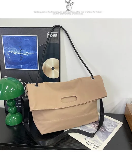 Design Fold-Over Shoulder Bag Black - 35
