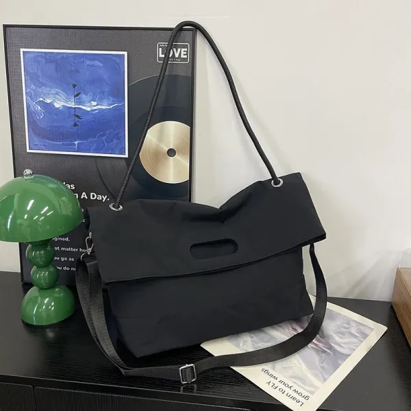 Design Fold-Over Shoulder Bag Black - 1