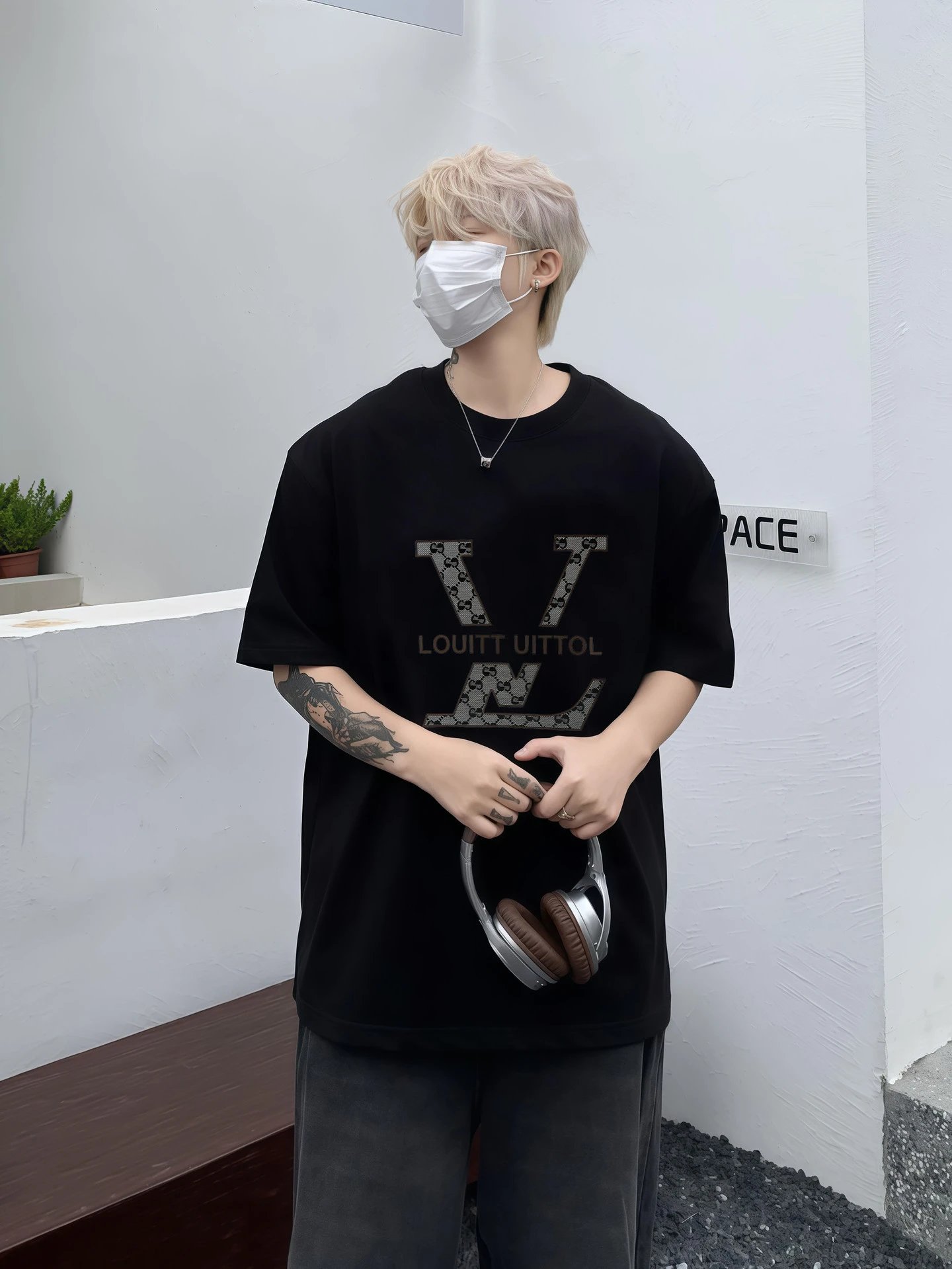 Louis Vuitton Monogram LV Logo Cream T-Shirt - 5