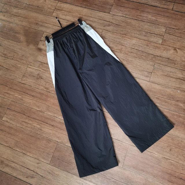 Balenciaga Pants: seller detail photo 1