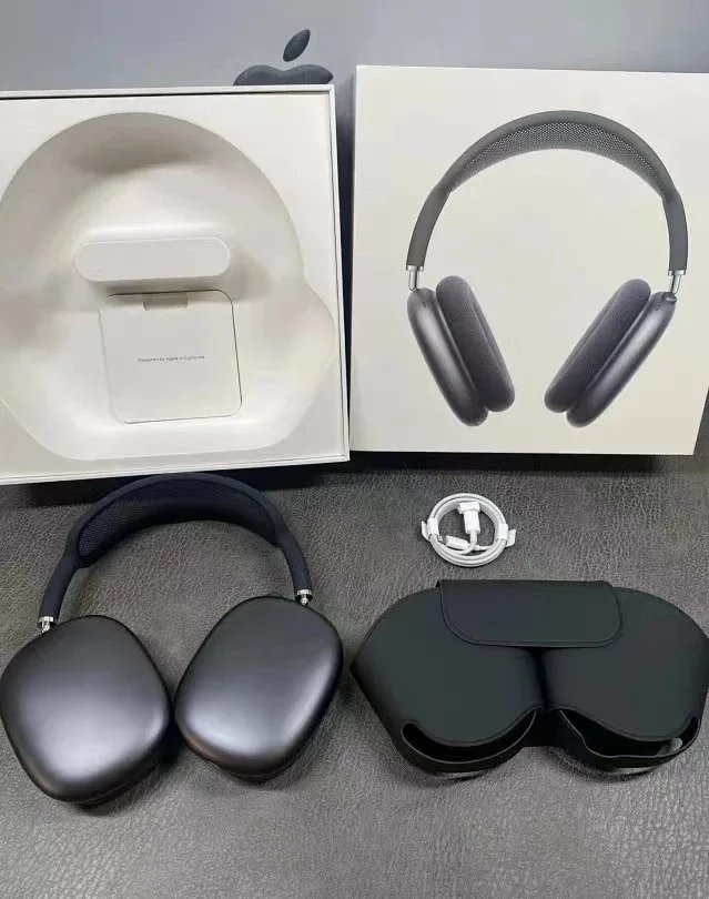 Apple AirPods Max Wireless Over-Ear Headphones - Space Gray product photo 4