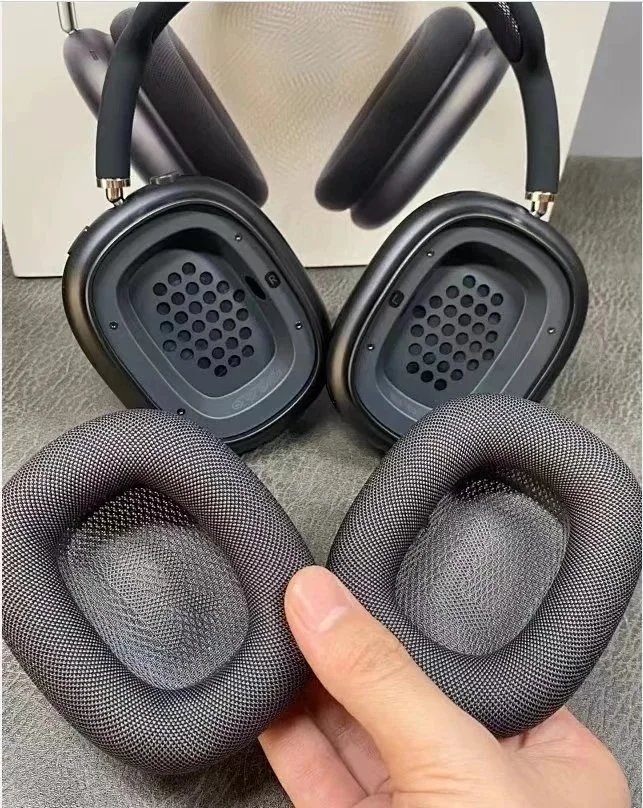 Apple AirPods Max Wireless Over-Ear Headphones - Space Gray product photo 2