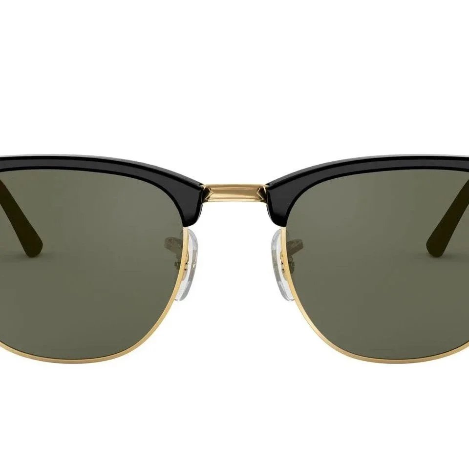 Gloss Black: Dark Green + Delivery Box
