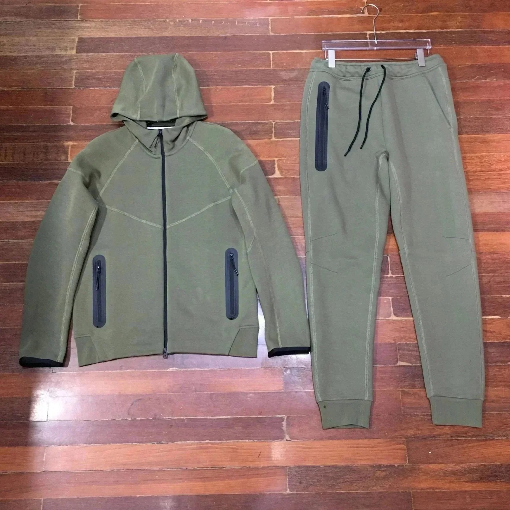 Green double-sided zipper set