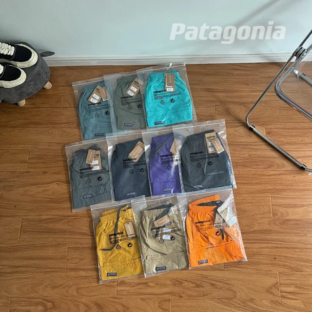 Patagonia Shorts Baggies with Elastic Waist and Rear Pocket product detail image 4