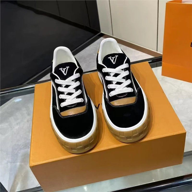 Premium Leather Lace-Up Casual Shoes photo 4