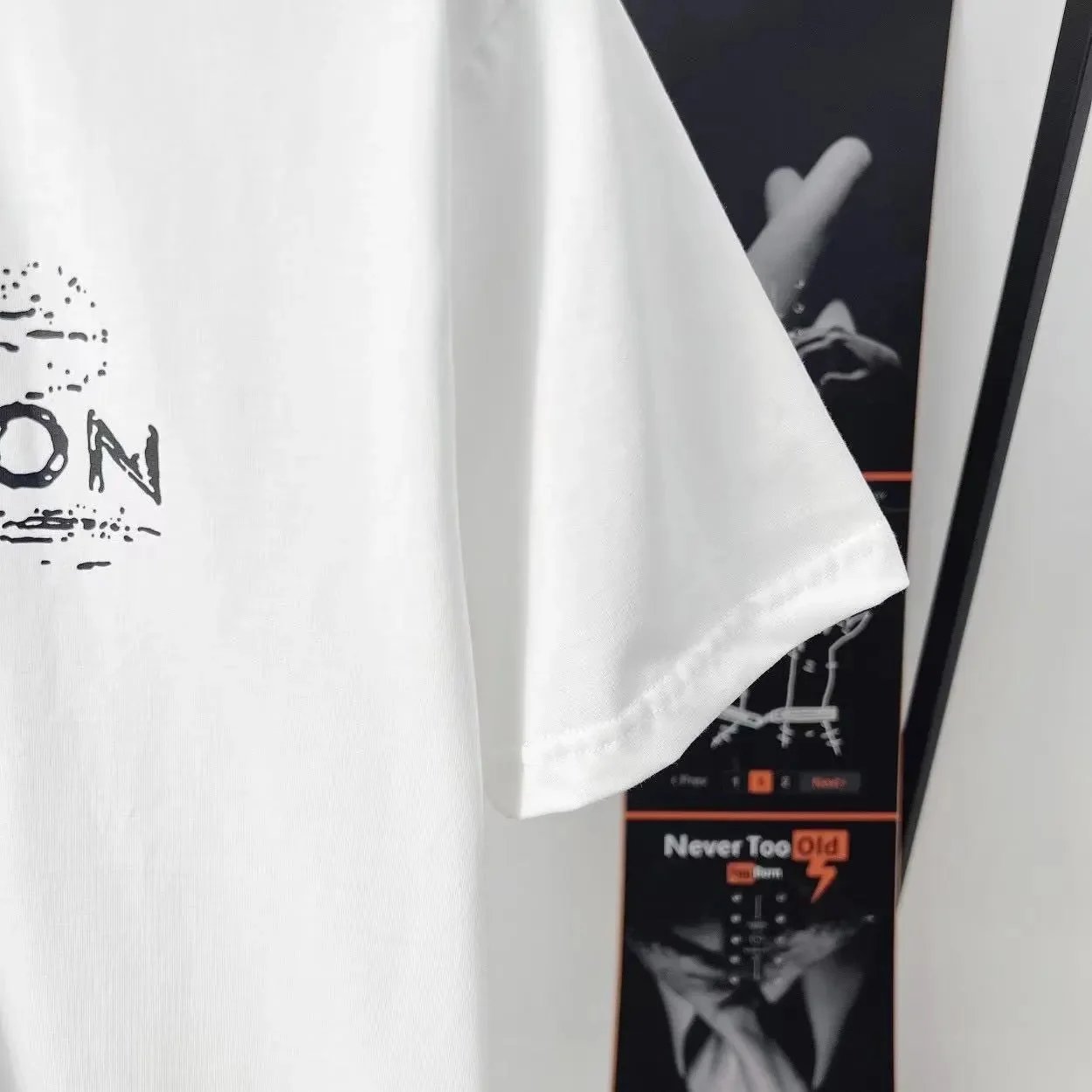 Graffiti Letter Print T-Shirt photo 5