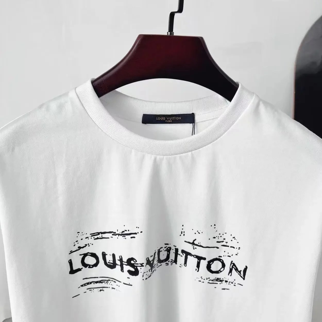 Graffiti Letter Print T-Shirt photo 8